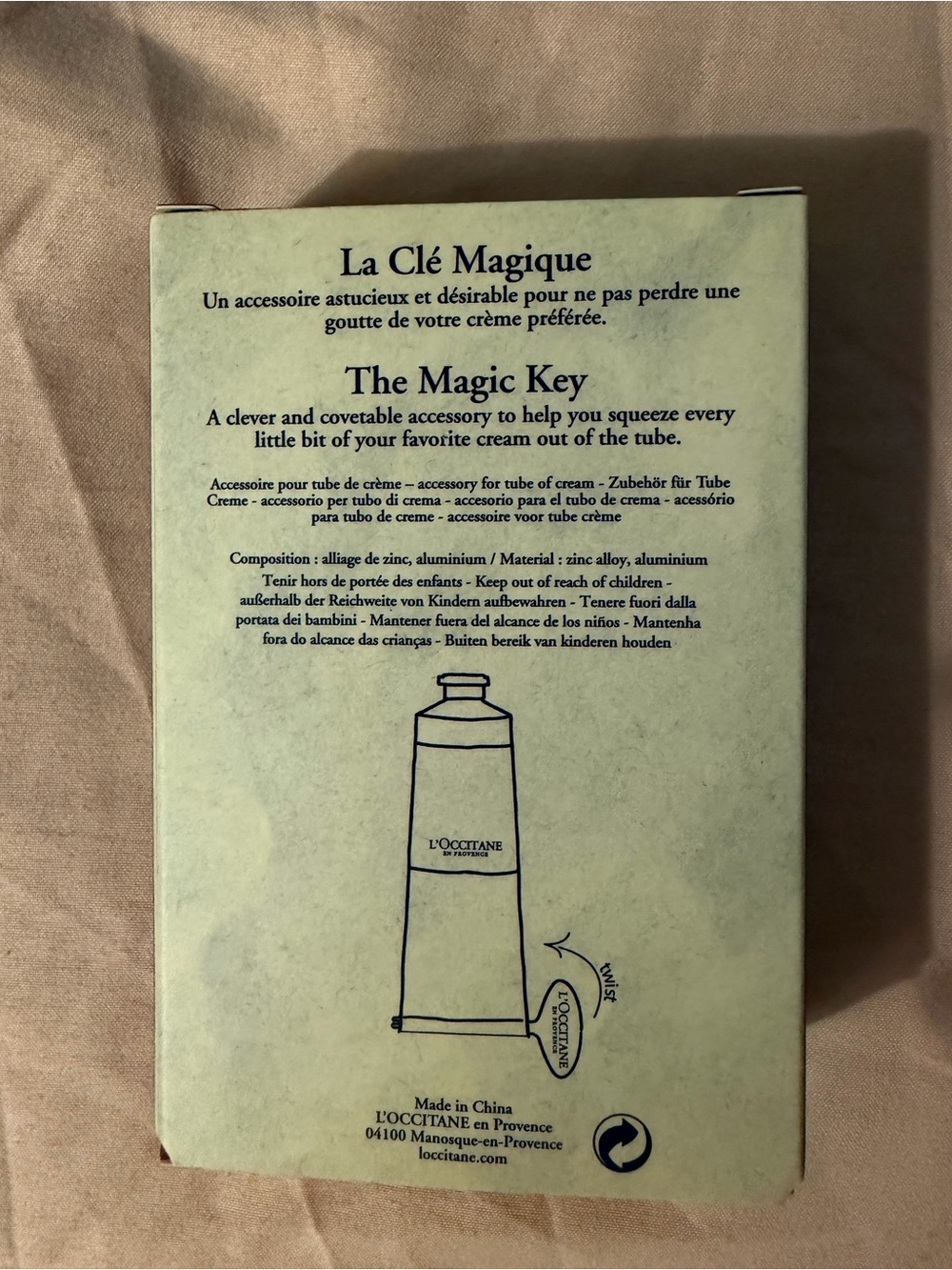 L'OCCITANE The Magic Key Accessory in Cream Box - Picture 2 of 4